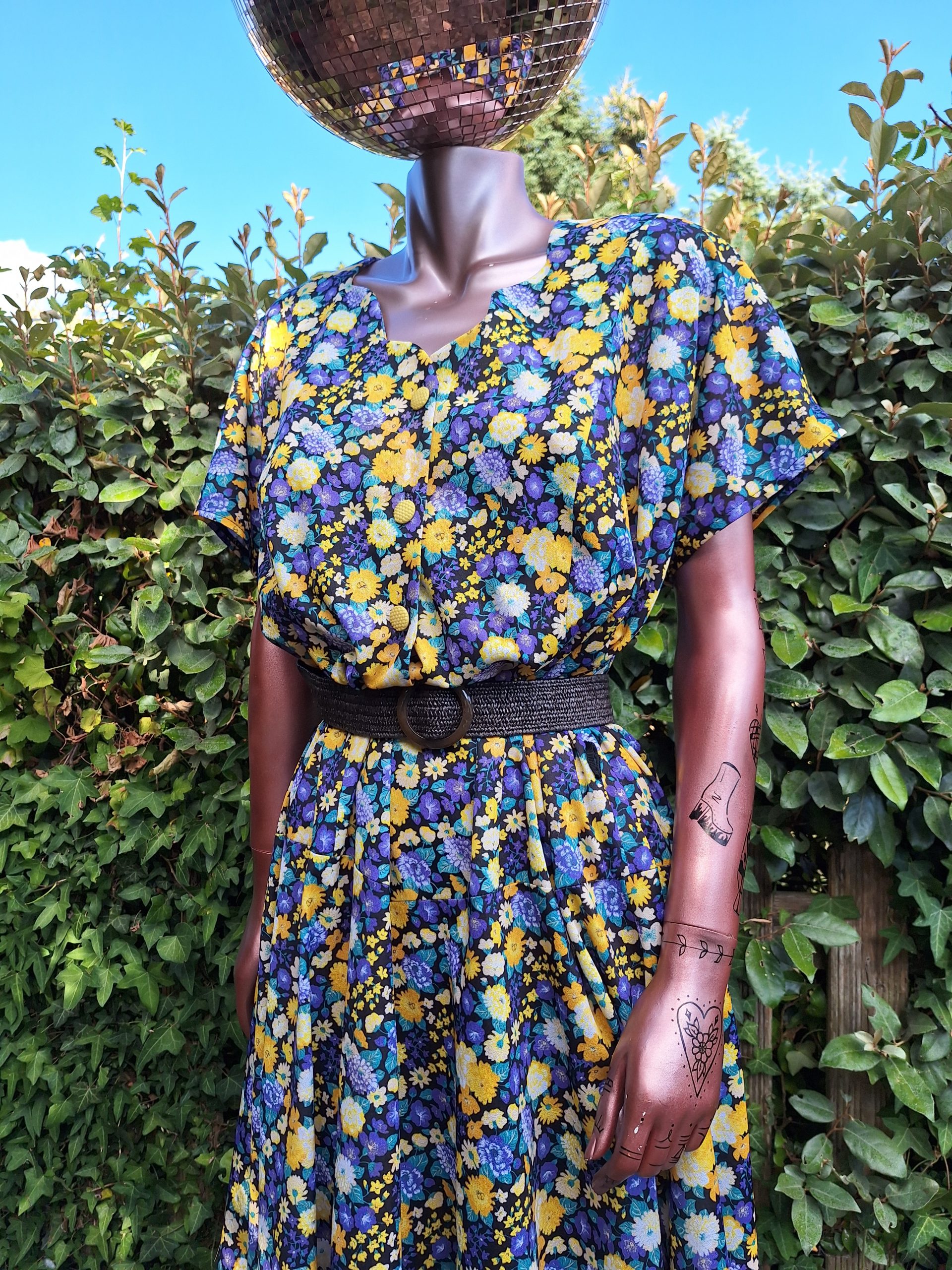 Robe à fleurs jaune lila – Image 5