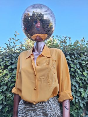 Chemise jaune brodée