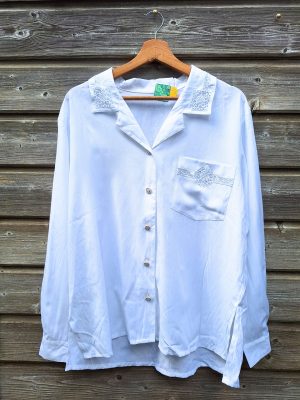 Chemise blanche brodée